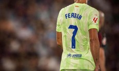 开云在线直播-瓦伦西亚绝地反击瑞典，托雷斯三分雨点燃全场