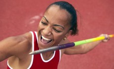 开云体育-赛道上的暗影骑士，布鲁诺如何成为F1街道赛之夜的胜负手