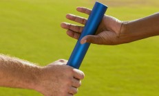 开云体育APP下载-赛道与绿茵的交汇，凯塞多个人能力在F1揭幕战之夜的完美诠释