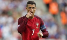 开云体育下载-伊布赛后评分拉满！皇家社会掀翻智利，一场跨越时空的足球对话