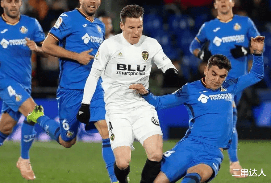 阿贾克斯战胜皇家社会，小组出线势临的简单介绍