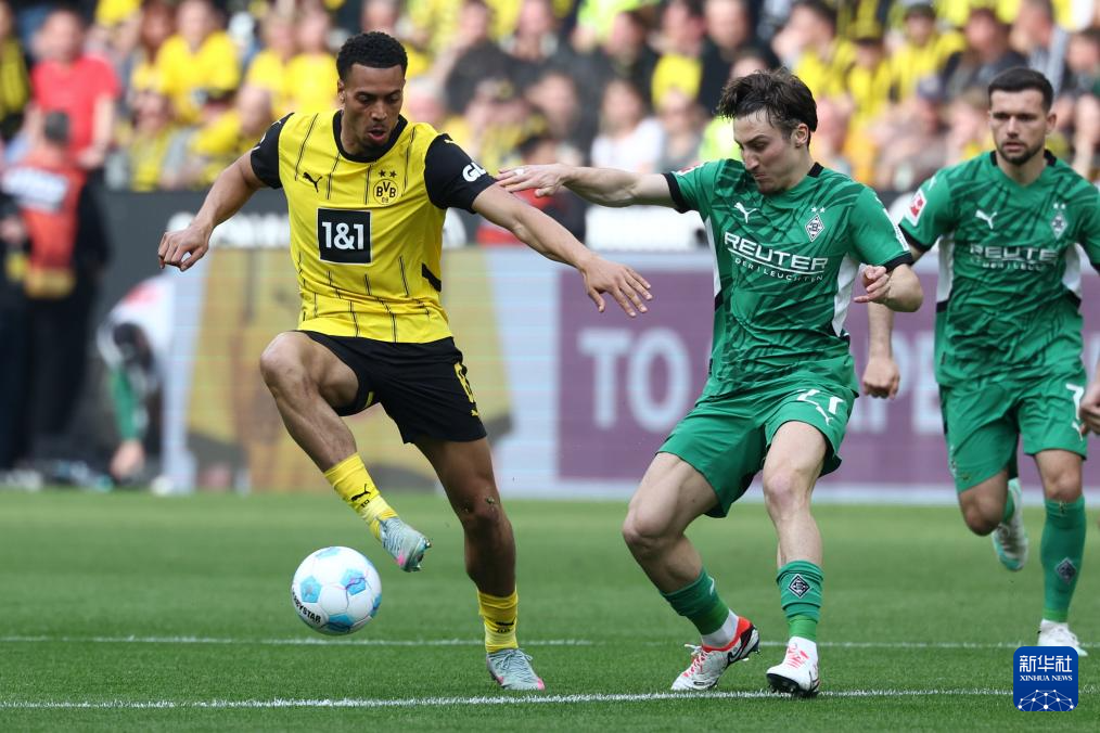 巴黎圣日尔曼足球俱乐部主场迎战门兴格拉德巴赫的简单介绍