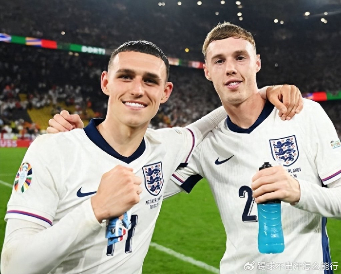 关于英格兰国家队大获全胜，稳坐晋级淘汰赛的信息