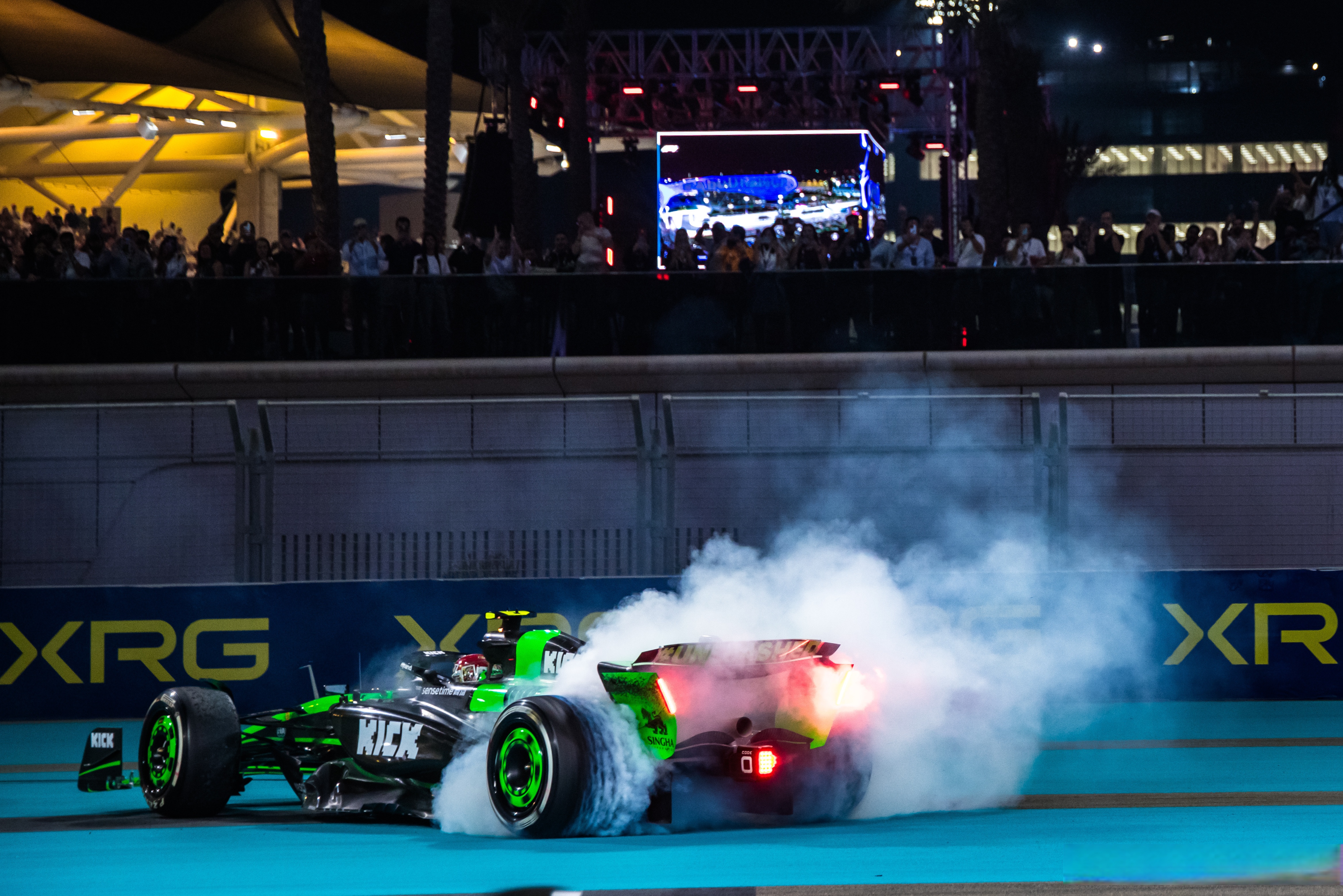 雷诺车队力克法拉利，周冠宇状态火热的简单介绍