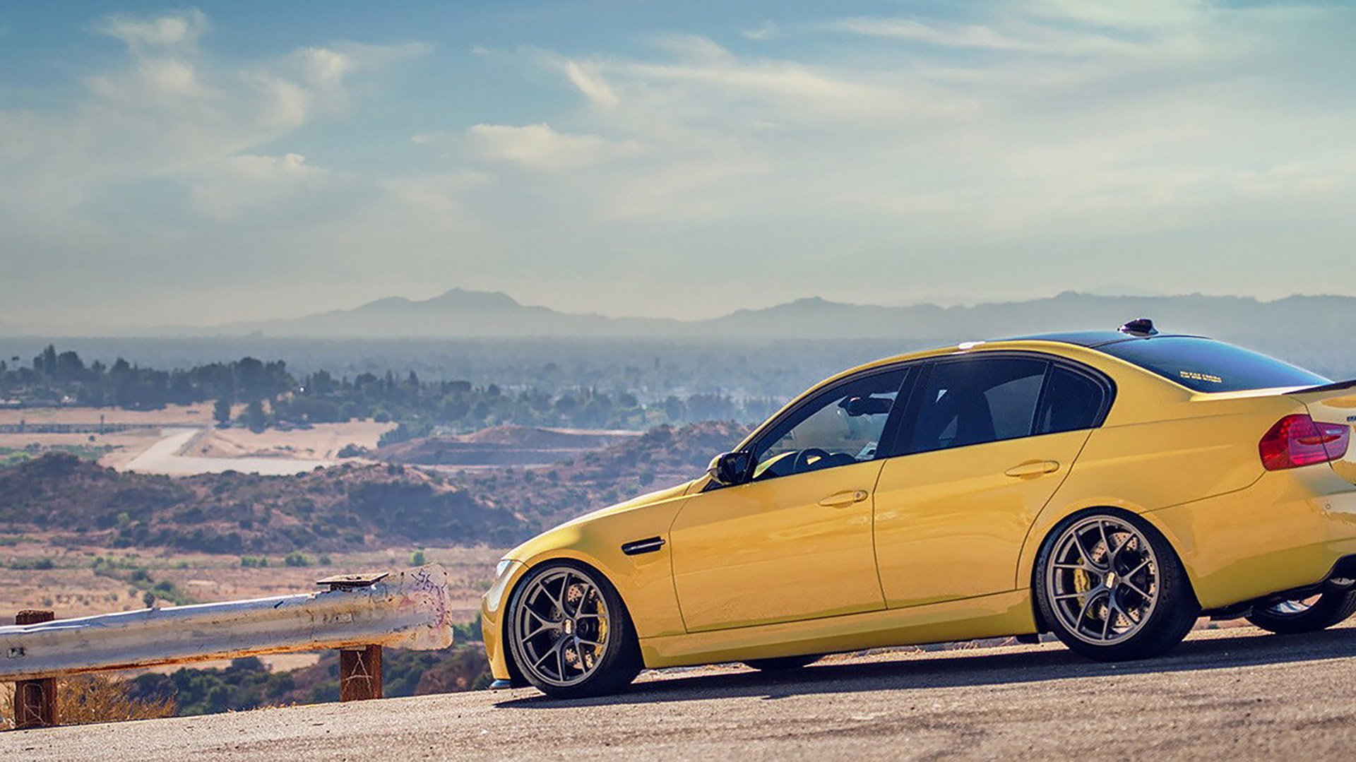 卡塔尔对阵巴黎，莱万教科书级表现，定义现代中锋的完美模板