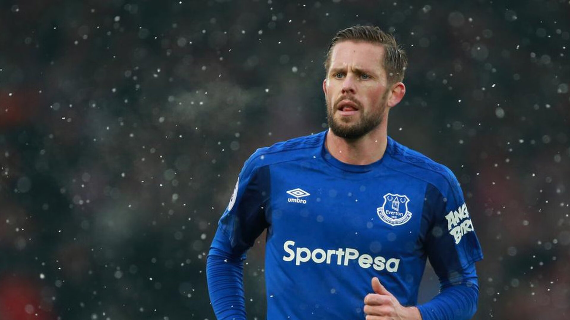 铁血红黑跨越战火之地，巴雷拉一锤定音铸就米兰欧冠新篇章