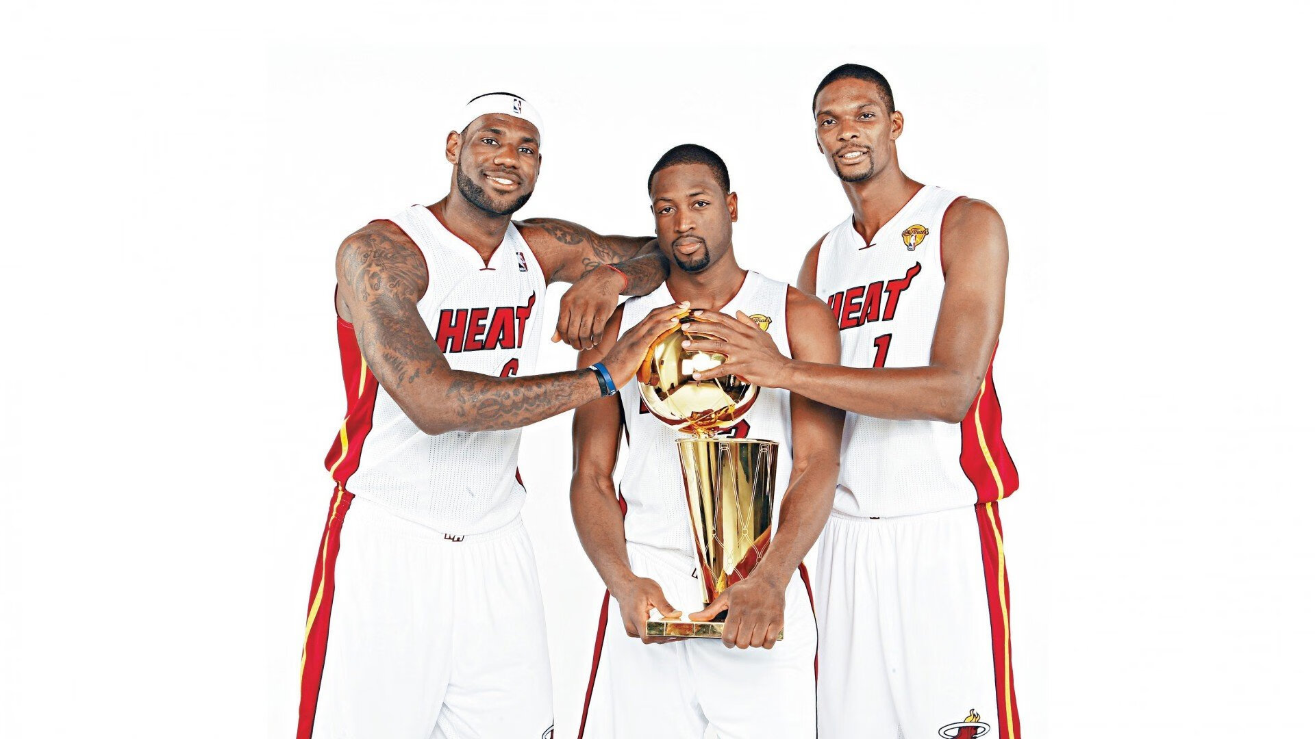 赛道与球场,当F1争冠焦点遇上猛龙硬仗