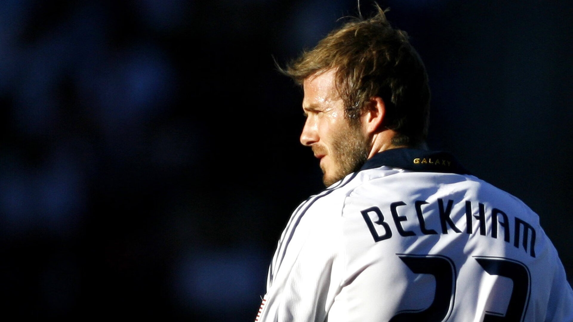 霍勒迪压制级发挥撕裂防线，尼克斯攻防一体正面击溃快船