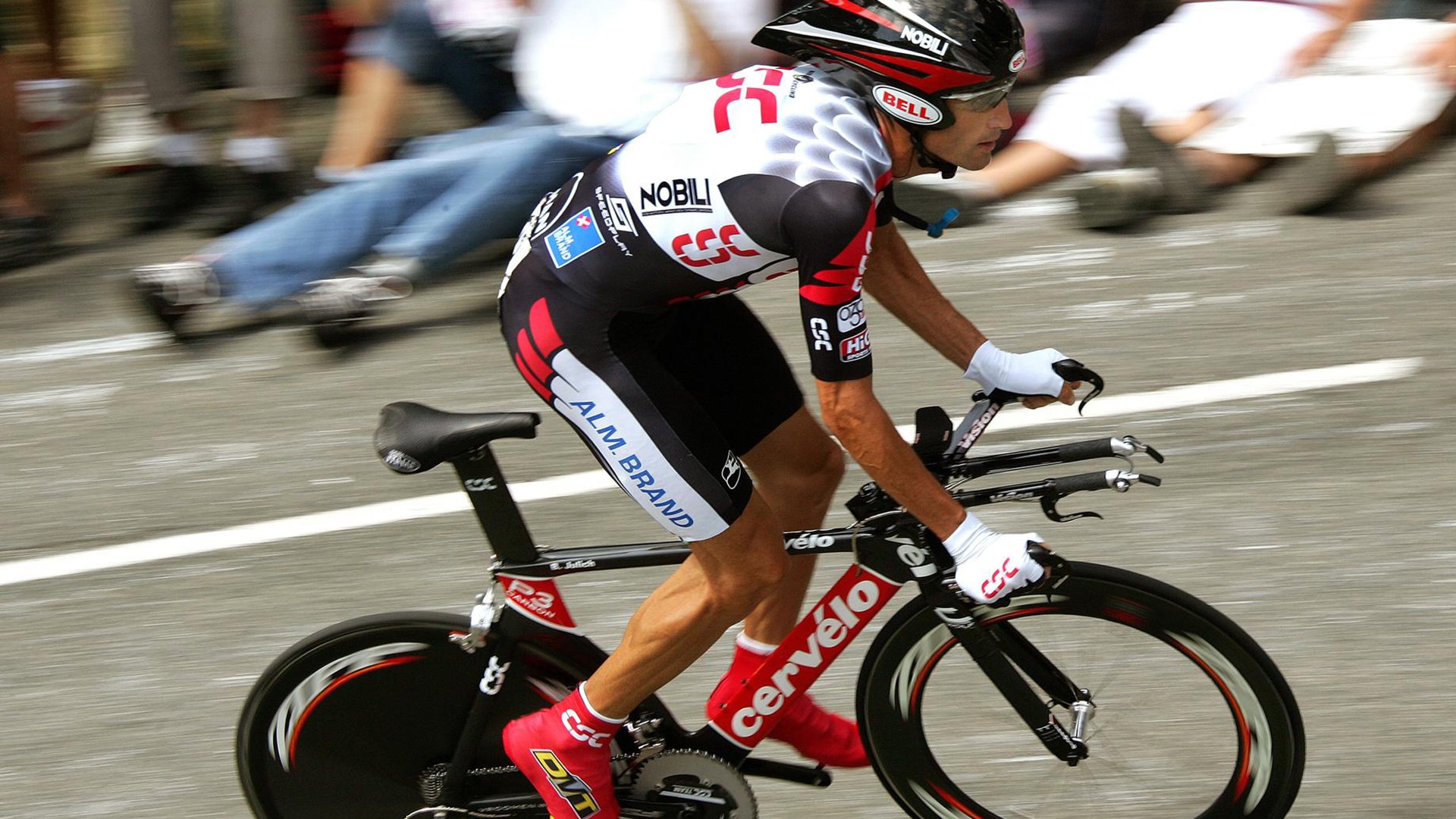 太阳鏖战步行者，保罗末节统治点燃赛场，凤凰城燃起争冠烈焰