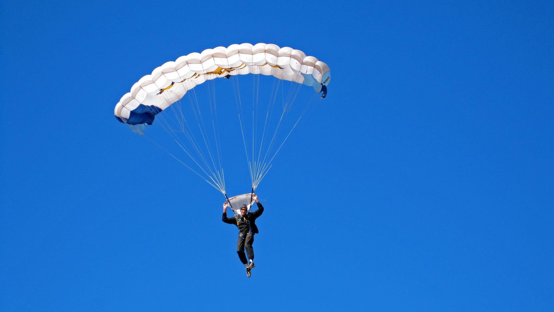 马龙点燃赛场，波兰队完胜奥地利队，一场技术与意志的双重胜利